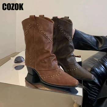 Western Cowboy Mid Calf Boots Женщины 2023 Новый Заклепки Скольжение На Винтаж Толстые Каблуки Дамы Лето Осень Туфли Женская обувь Дизайнер - Изображение 2  
